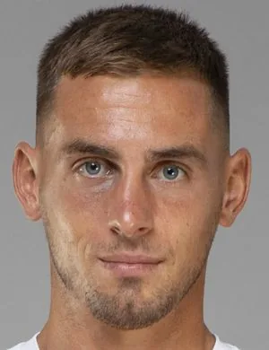 Ruben Aguilar, defender of Lens