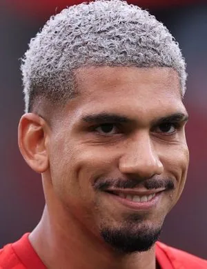 Ronald Araújo, Defender Liverpool