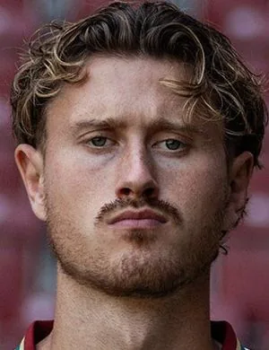 Calvin Brackelmann, defender of FC Augsburg