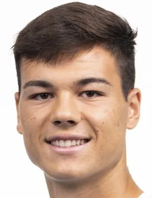Antonio Espigares, defender of Gil Vicente