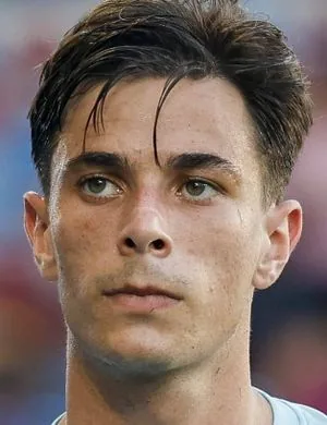 Valentín Gómez, Defender Real Betis