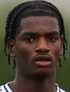 Ayden Heaven, defender of Manchester United