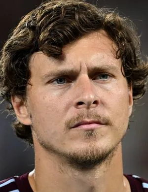 Victor Lindelöf, Defender Aston Villa