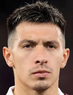Lisandro Martínez, defender of Manchester United
