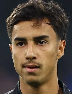 Vitor Reis, Defender Manchester City