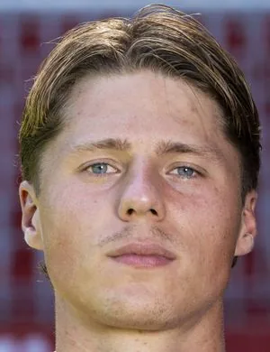 Rein Van Helden, Defender Antwerp